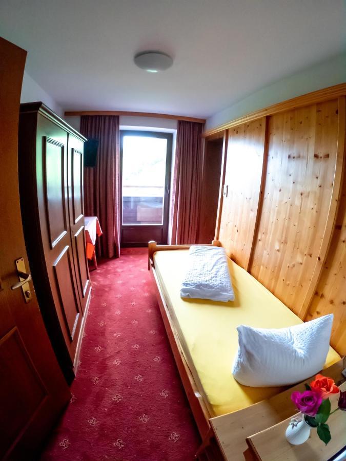 Hotel Christoffel Нийдерау Екстериор снимка